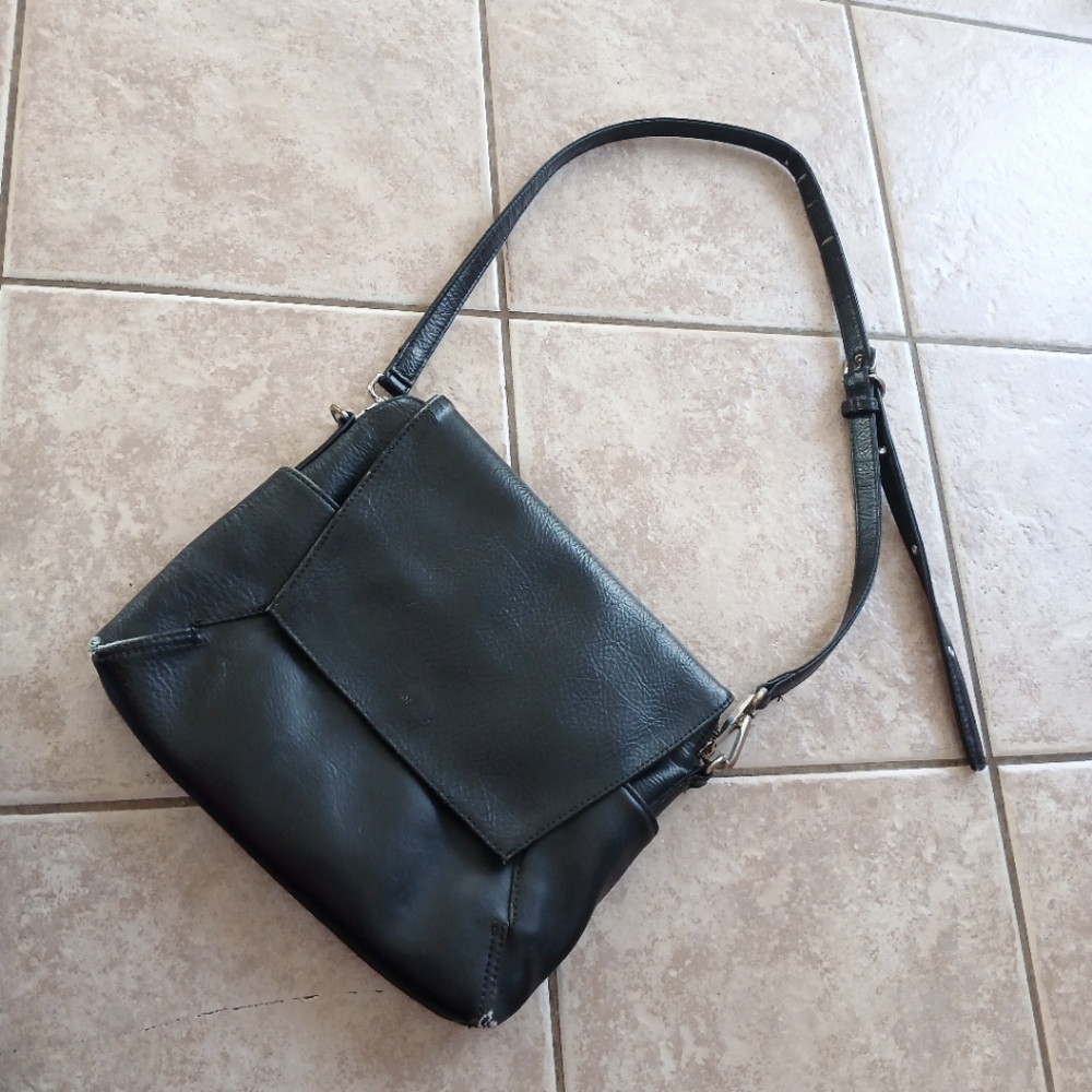 Matt & Nat Black Crossbody Purse